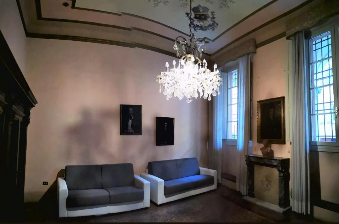 Palazzo Bargellini Panzacchi Apartments بولونيا الغرفة الصورة