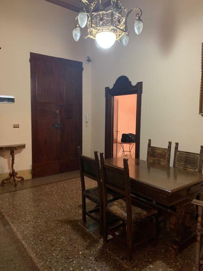 Palazzo Bargellini Panzacchi Apartments بولونيا المظهر الخارجي الصورة